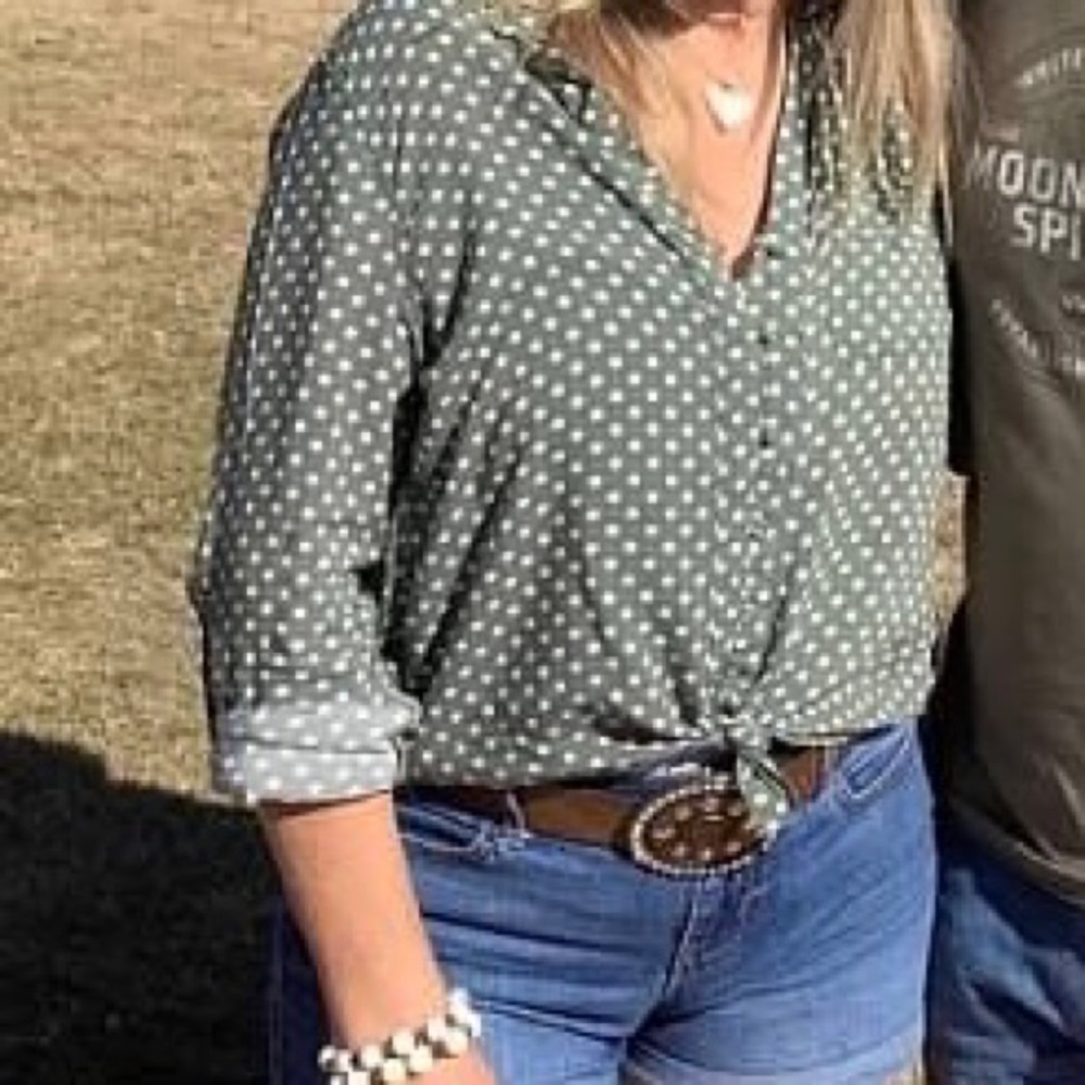 Ladies button shirt